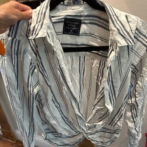 Beautiful Abercrombie & Fitch twist front top